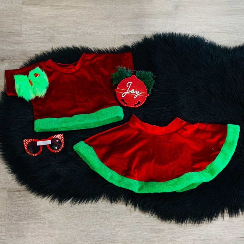 Red and Green Fur Set